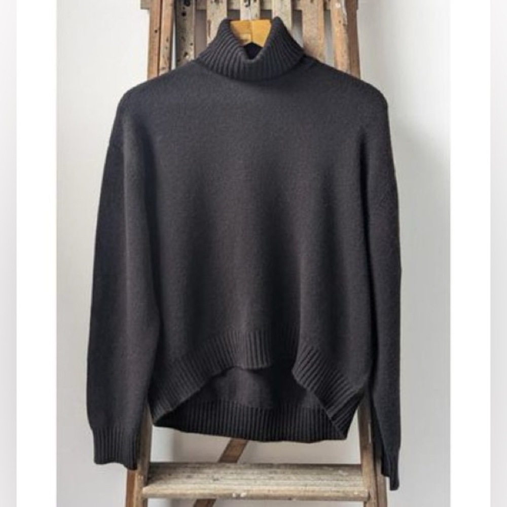 Jumper 1234 Women’s Cashmere Sweater, size 1 (small), 100% cashmere